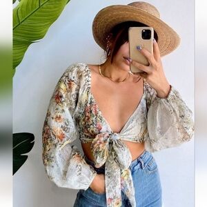 💘 NWOT 12th Tribe Versailles White Green Orange Floral Linen Cropped Wrap Top